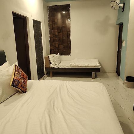 Rudraksha Inn مونت ابو المظهر الخارجي الصورة