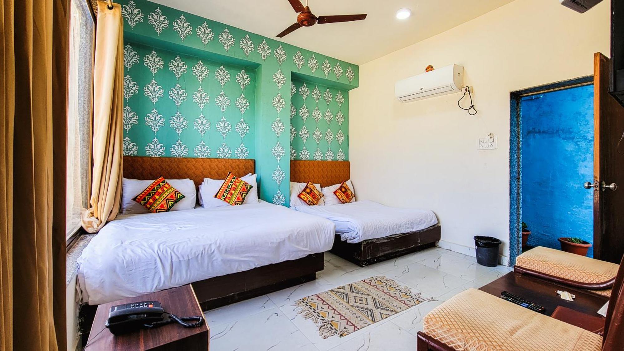Rudraksha Inn مونت ابو المظهر الخارجي الصورة