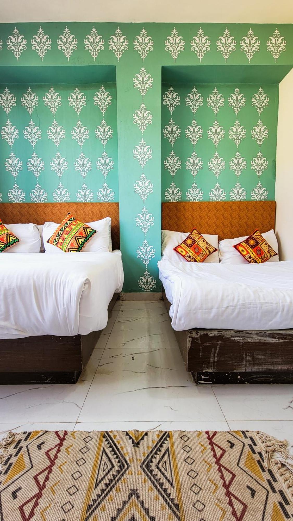 Rudraksha Inn مونت ابو المظهر الخارجي الصورة