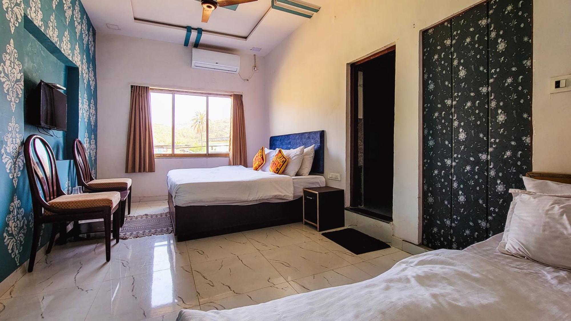 Rudraksha Inn مونت ابو المظهر الخارجي الصورة