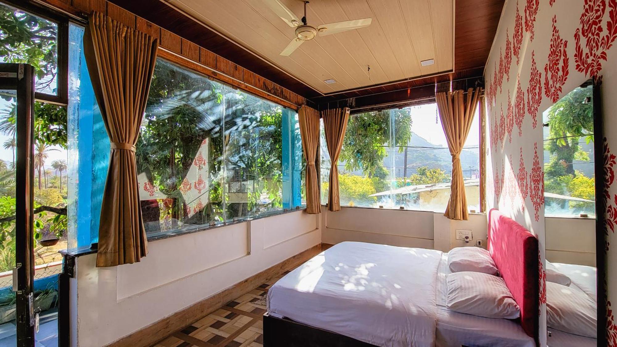Rudraksha Inn مونت ابو المظهر الخارجي الصورة