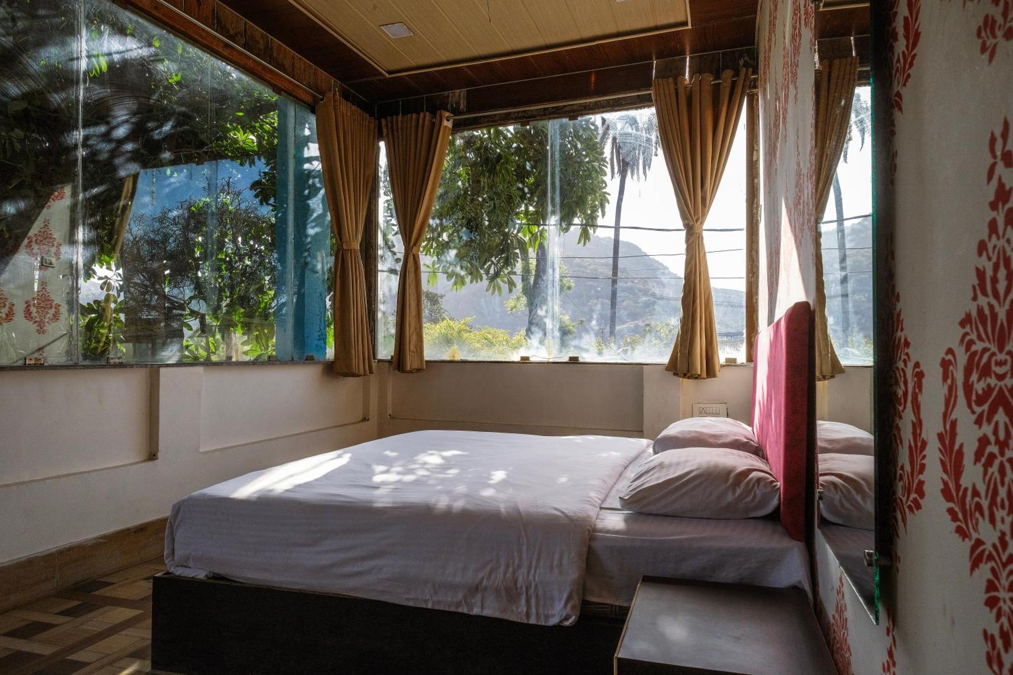 Rudraksha Inn مونت ابو المظهر الخارجي الصورة