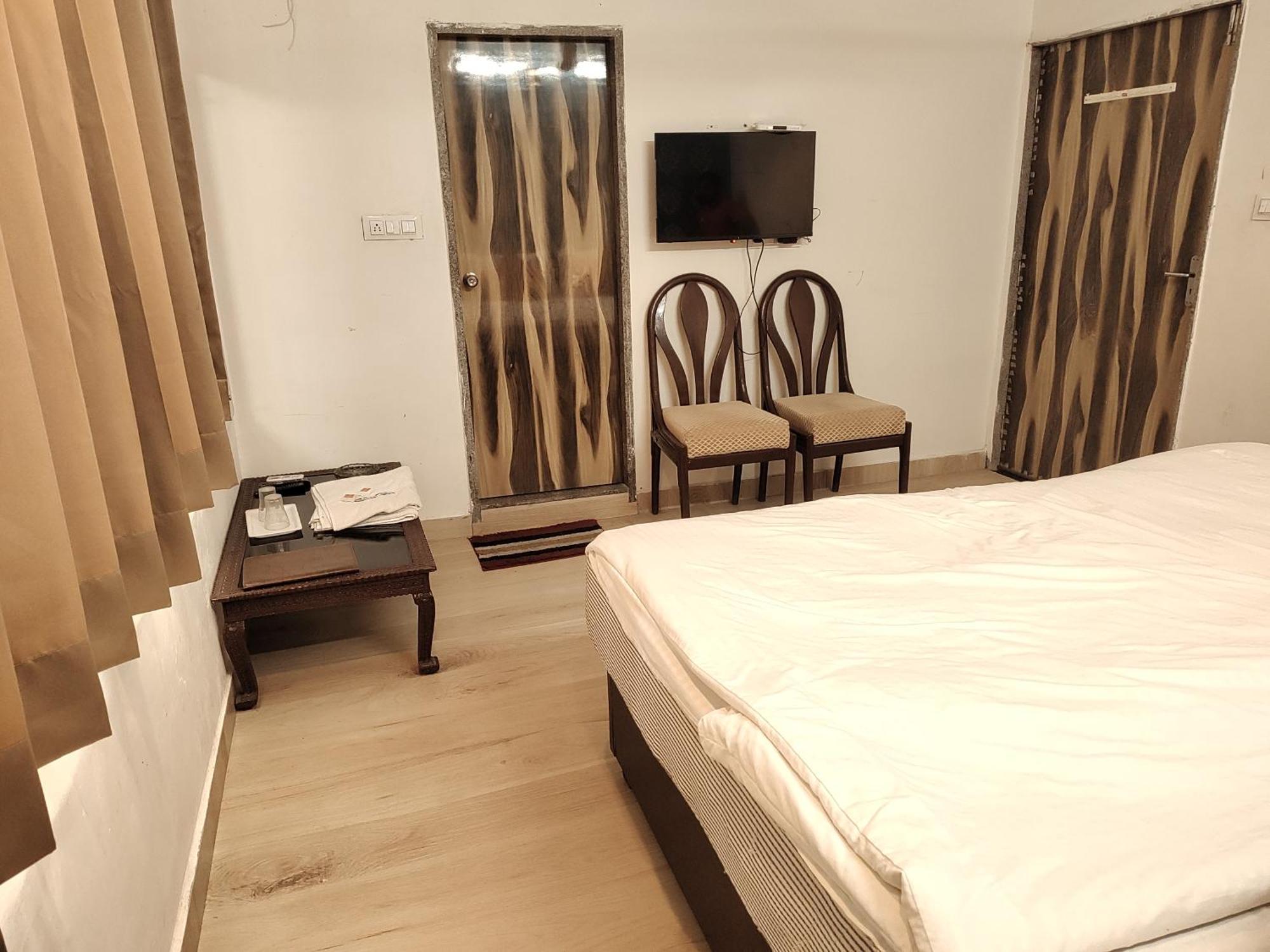 Rudraksha Inn مونت ابو المظهر الخارجي الصورة