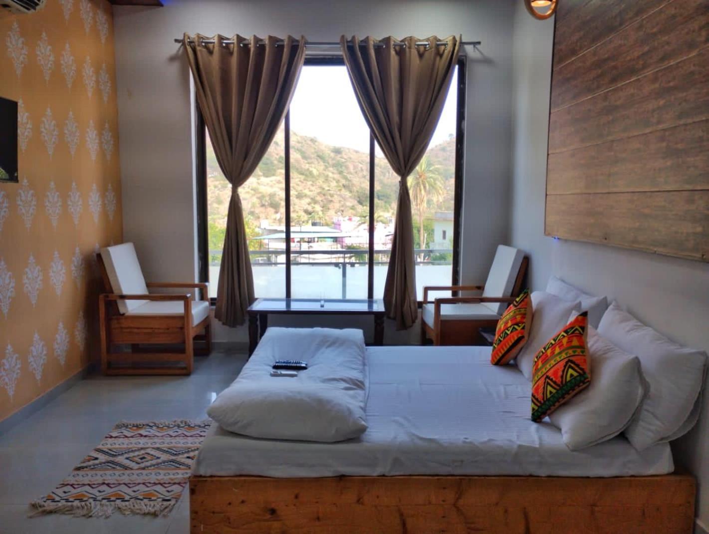 Rudraksha Inn مونت ابو المظهر الخارجي الصورة
