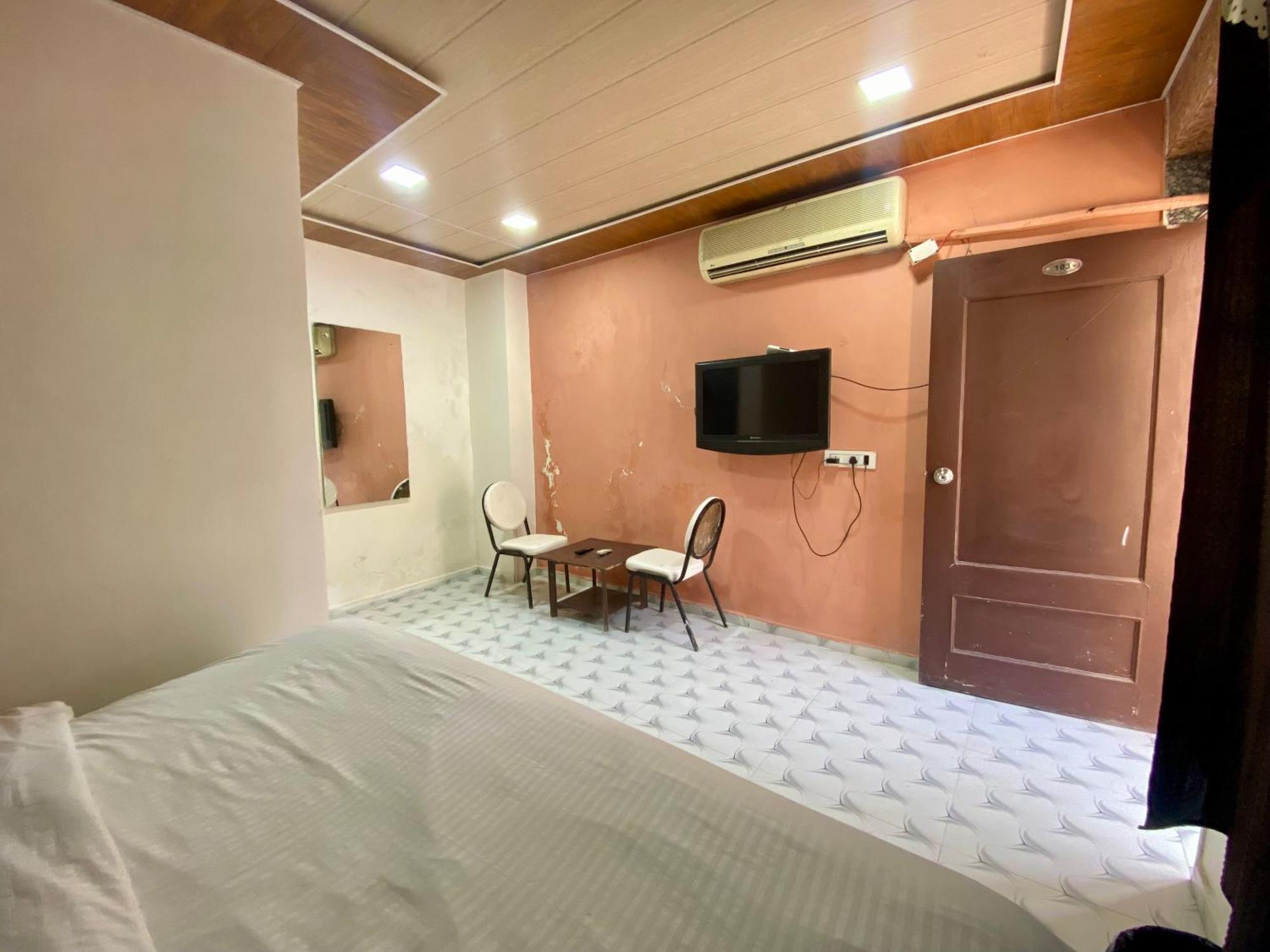 Rudraksha Inn مونت ابو المظهر الخارجي الصورة